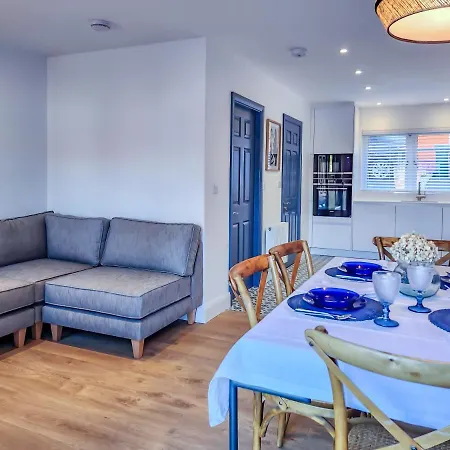 The 4 Center كينسالي