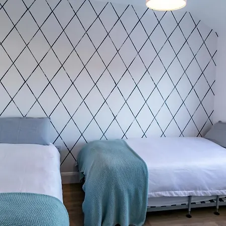 The 4 Center بيت للعطل كينسالي