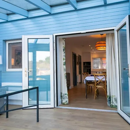 The 4 Center Kinsale