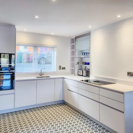 The 4 Center Kinsale